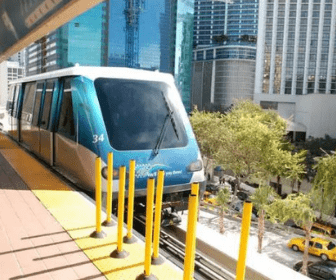 Cómo llegar a Miami Heat Store @ The Triple A en Autobús, Metro o Tren  ligero?